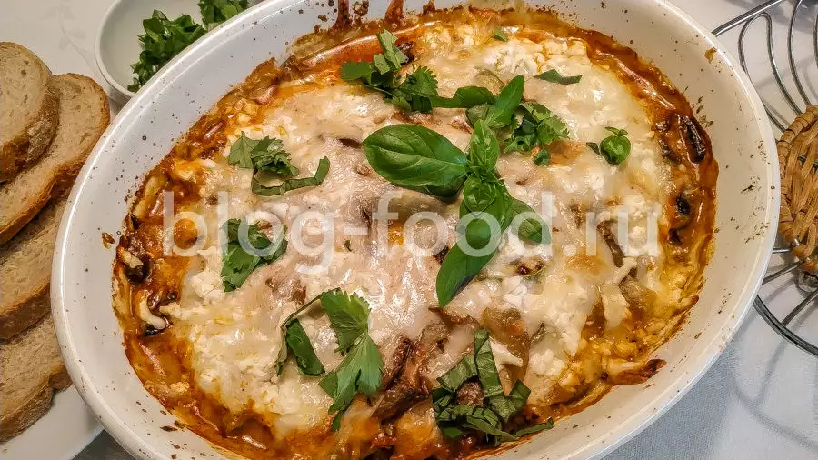 Мусака с говядиной, баклажаном и кабачком