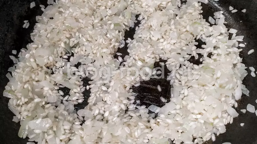 Сливочное ризотто с щупальцами кальмара