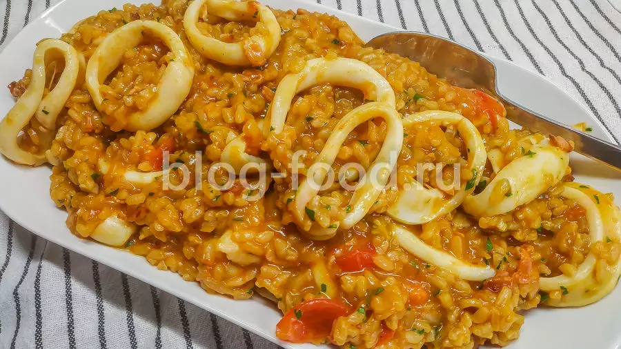 Паэлья с кальмарами