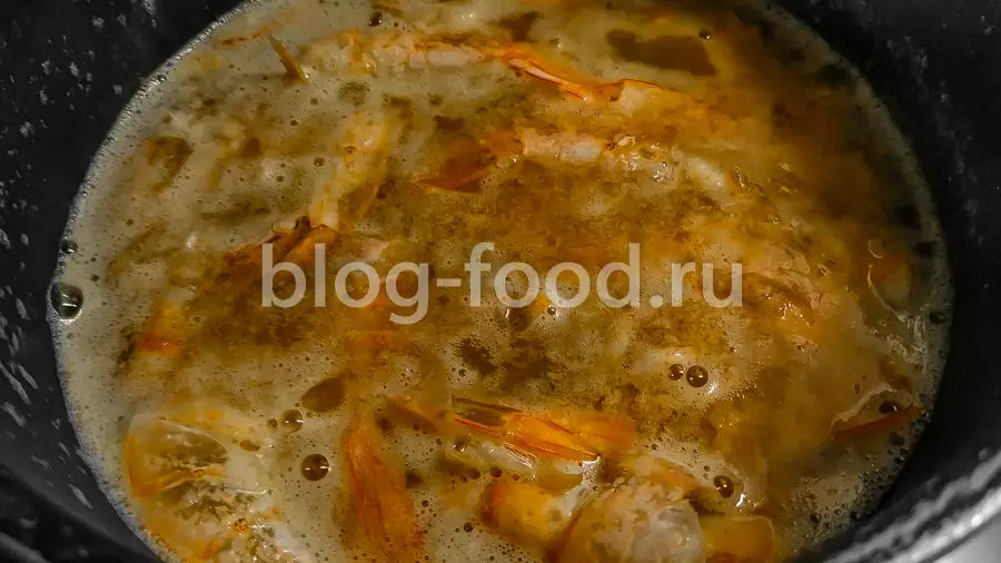 Паэлья с креветками и овощами