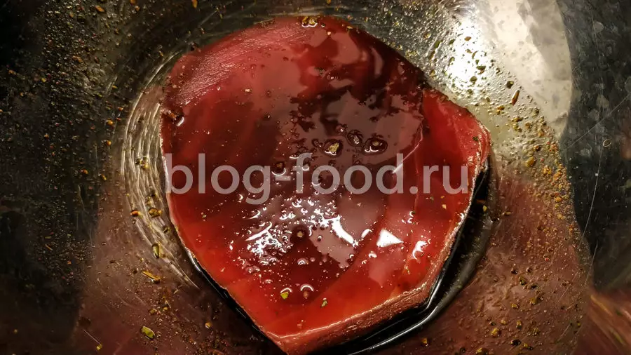 Тунец c тыквенно-апельсиновым соте