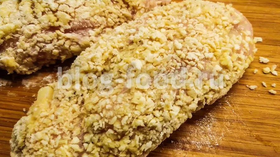 Куриный шницель в горчичной панировке