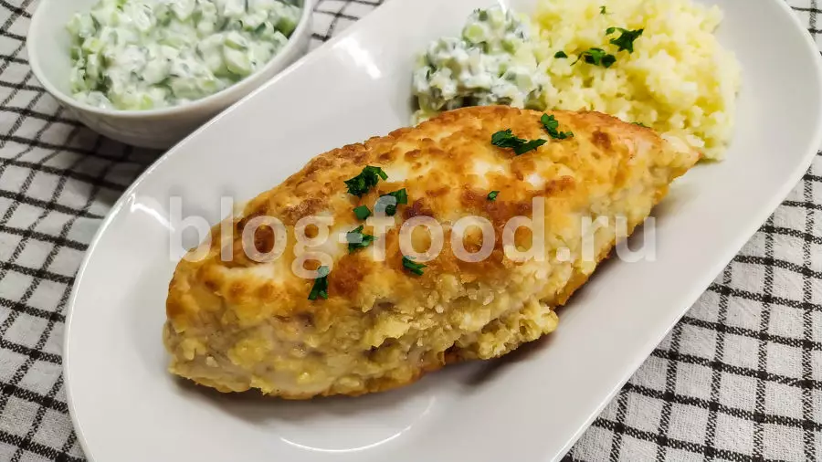 Куриный шницель в горчичной панировке