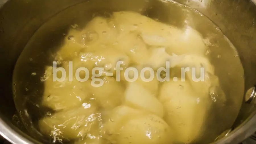 Курица с овощами под медово-горчичным соусом
