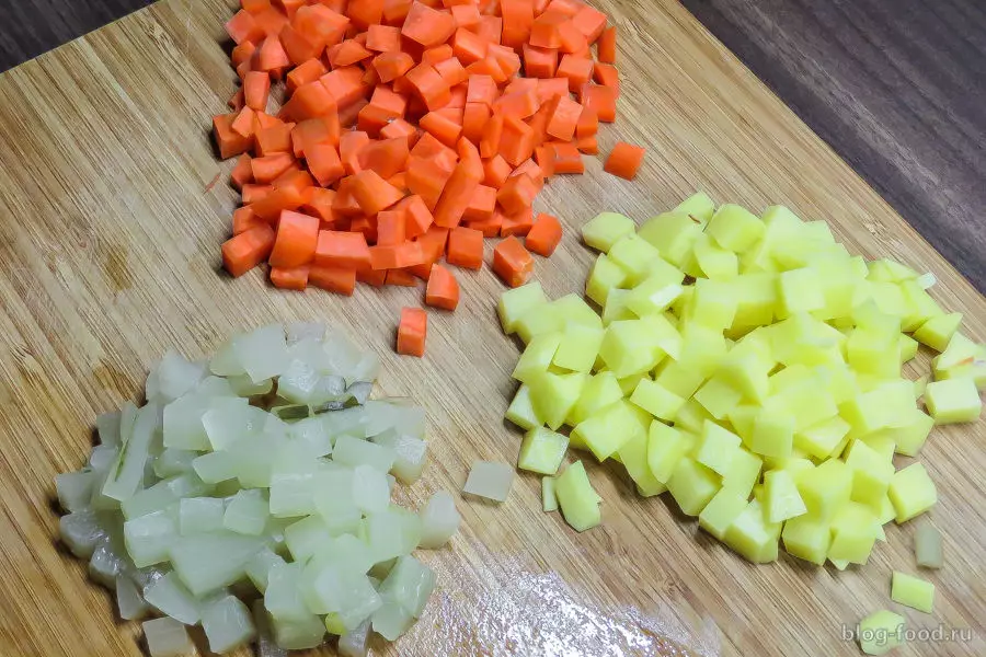 Оливье с раковыми шейками