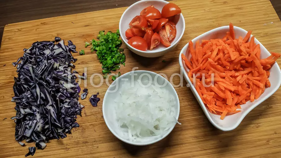 Салат из морской капусты с лососем