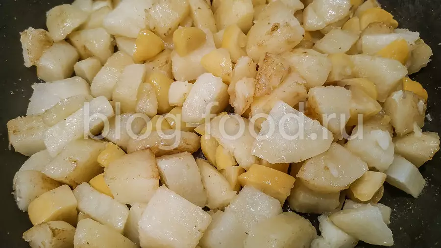 Тёплый картофельный салат с беконом