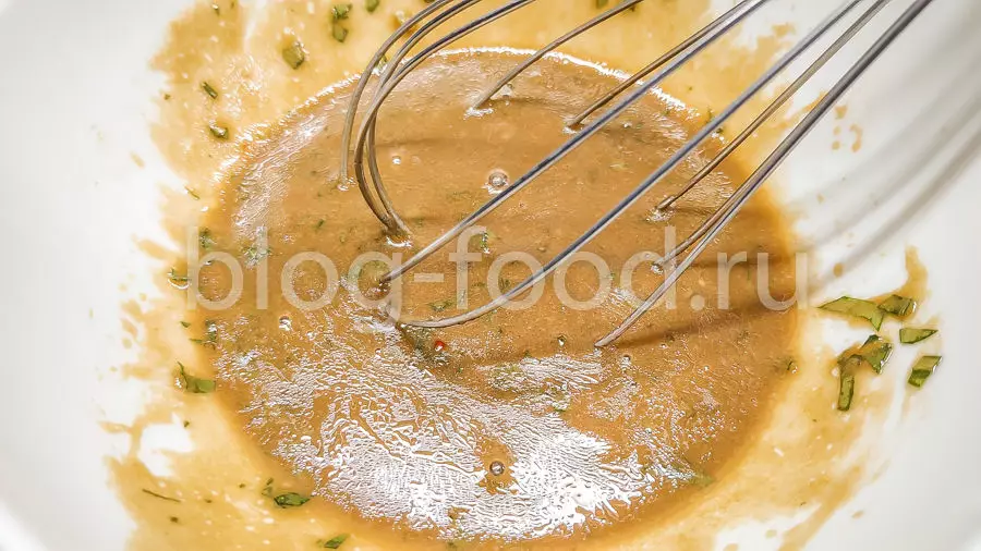 Салат с курицей и авокадо