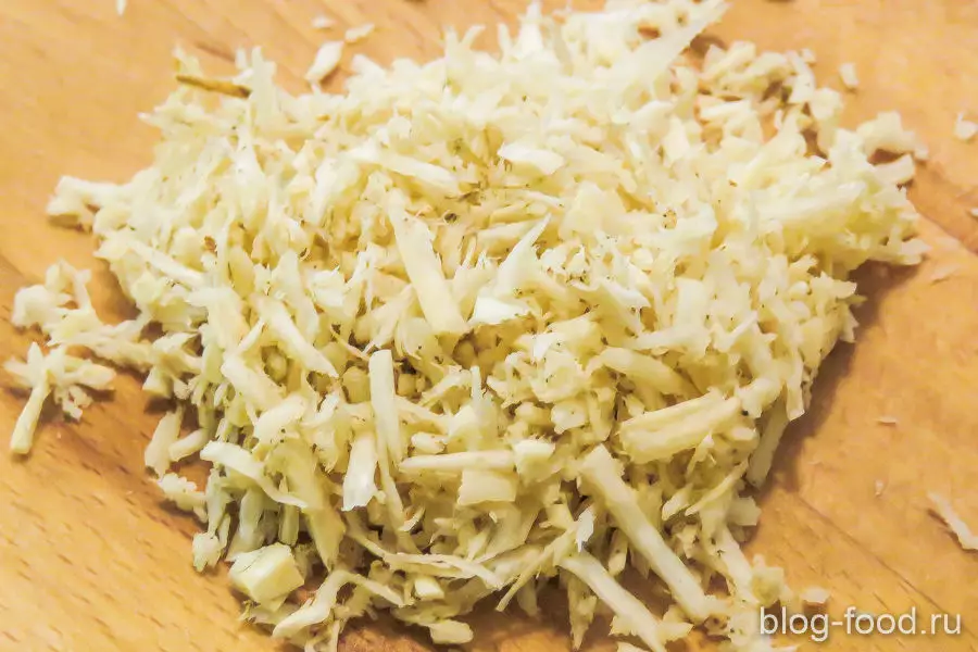 Свинина, запечённая с чесноком и розмарином