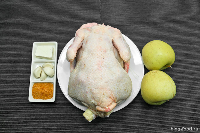 курица запеченная в духовке целиком с яблоками рецепт с фото | Дзен