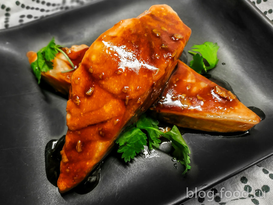 Красная рыба в сливочном соусе в духовке