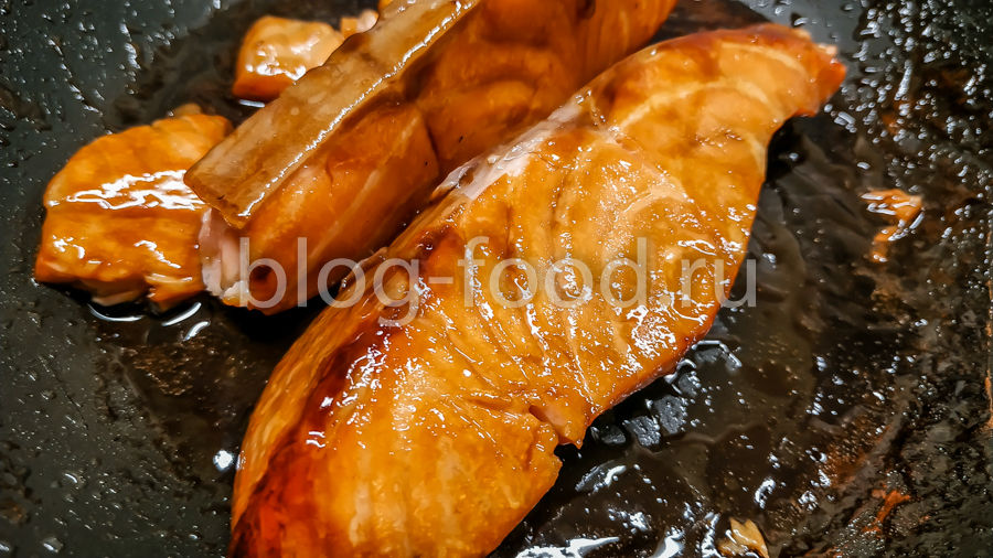 Карамелизованный лосось в соевом соусе