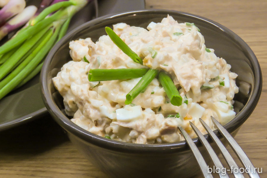 Рыбный салат с рисом и яйцом – пошаговый рецепт приготовления с фото