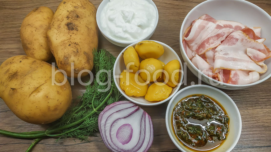 Тёплый картофельный салат с беконом
